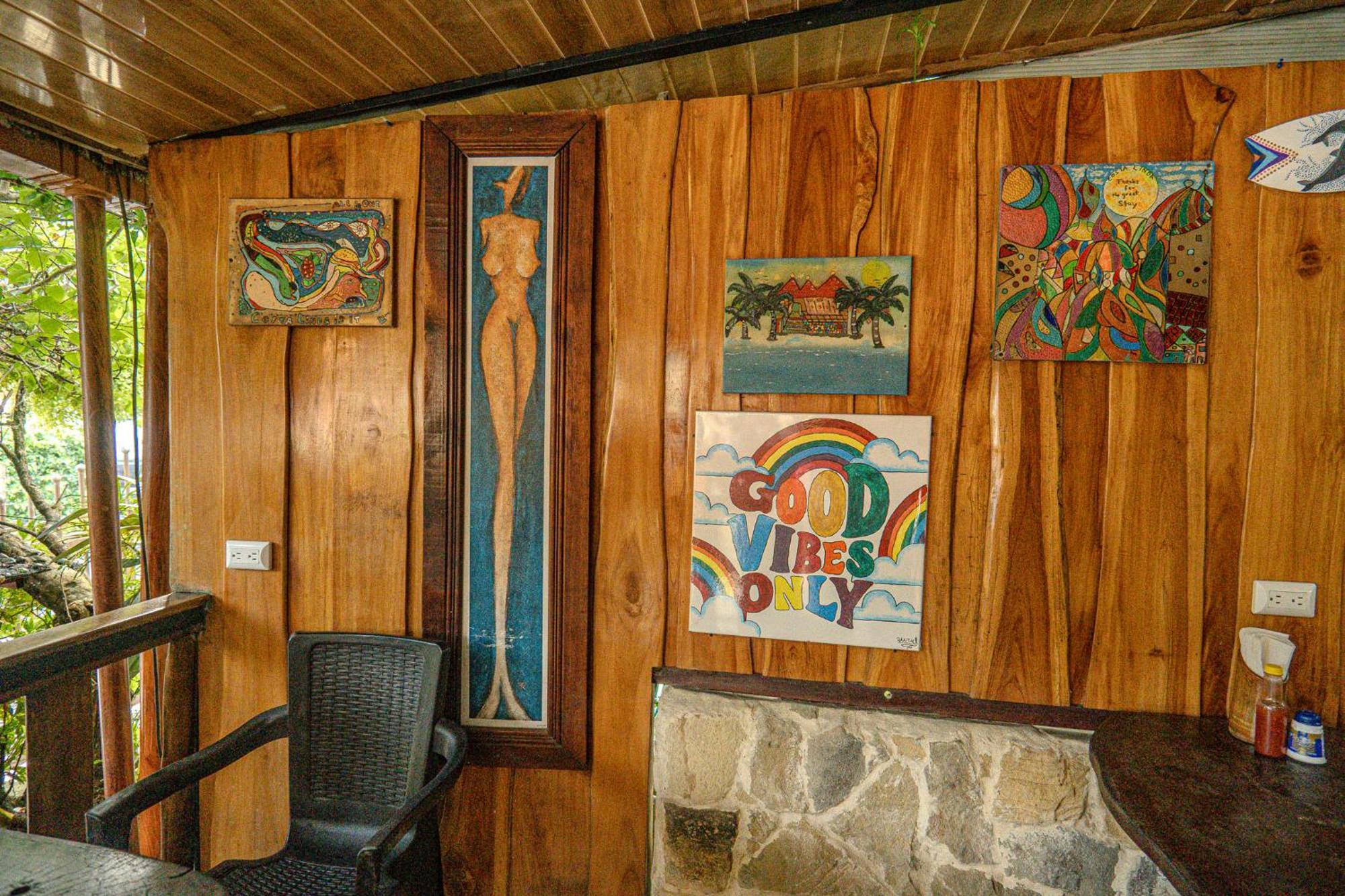 Costa Linda Art Hostel Manuel Antonio Exterior photo