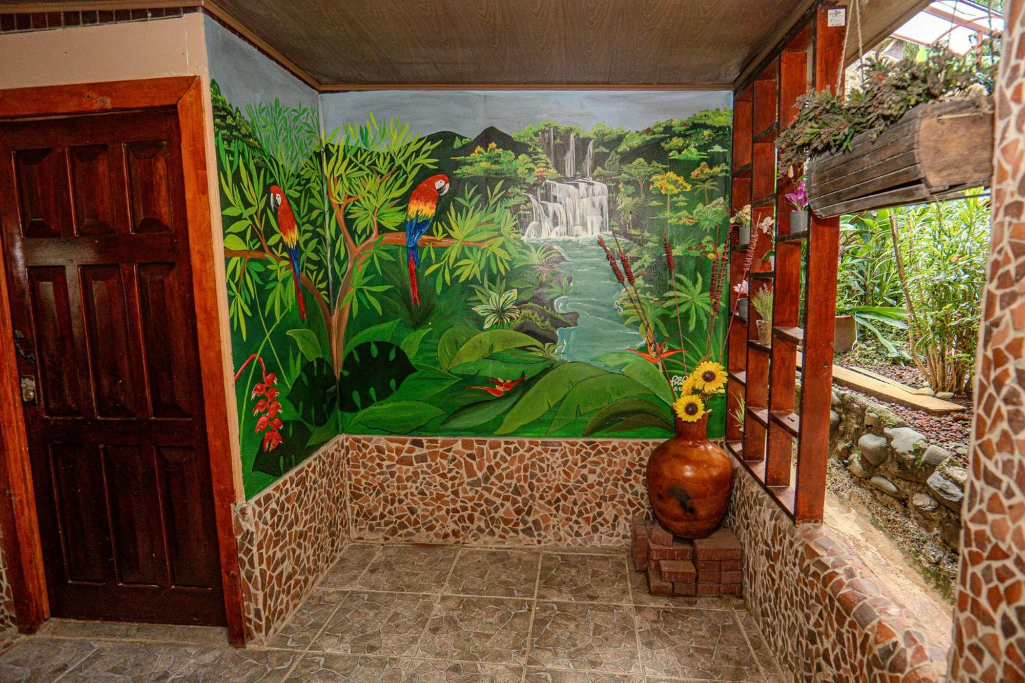 Costa Linda Art Hostel Manuel Antonio Exterior photo